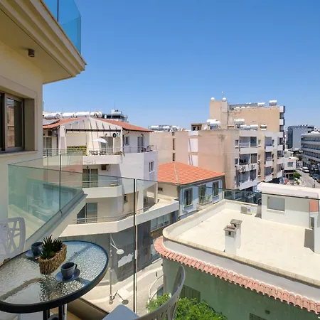 Downtown Urban 2 Bedroom Apartment *