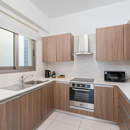Downtown Urban 2 Bedroom * Larnaca